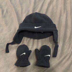 Nike Gray Fleece Winter Hat and Glove Set